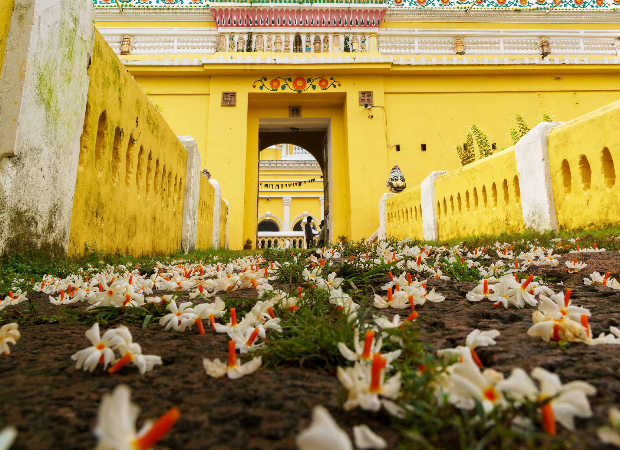 Arriving at the Palace